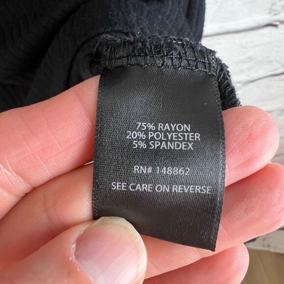 Torrid Women's Plus Size 4 Black 3/4 Sleeve Henley Button-Up Top - Picture 6 of 8